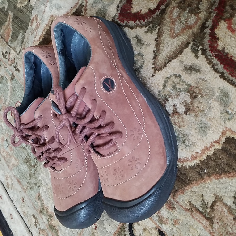 Keen Shoes 7